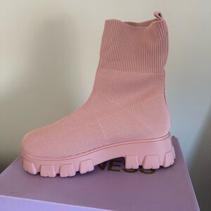 Pink Berness Ankle Boots for Women